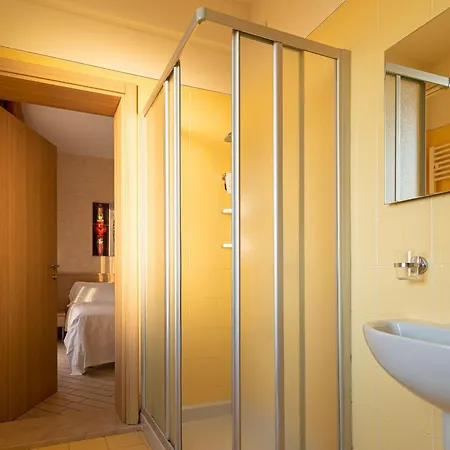 ホテル Hotel Mirandola 3*
