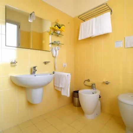 Hotel Mirandola ホテル 3*