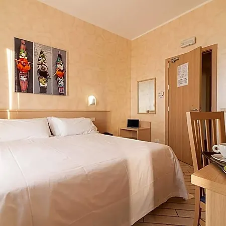 Hotel Mirandola Ξενοδοχείο Mirandola
