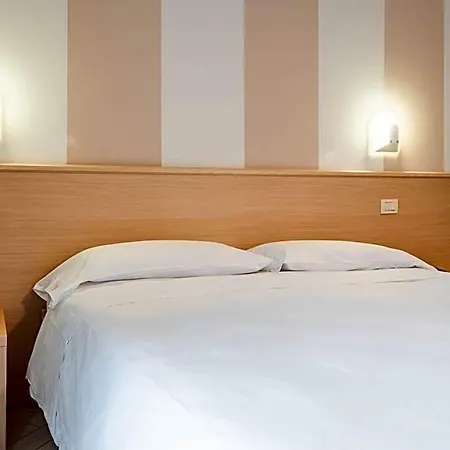 Ξενοδοχείο Hotel Mirandola 3*