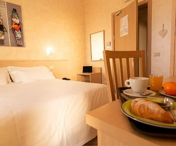 Hotel Mirandola Hotell 3*